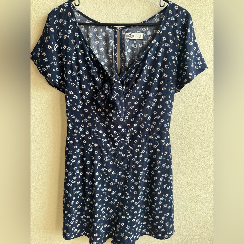 HOLLISTER FLORAL ROMPER - Picture 4 of 4